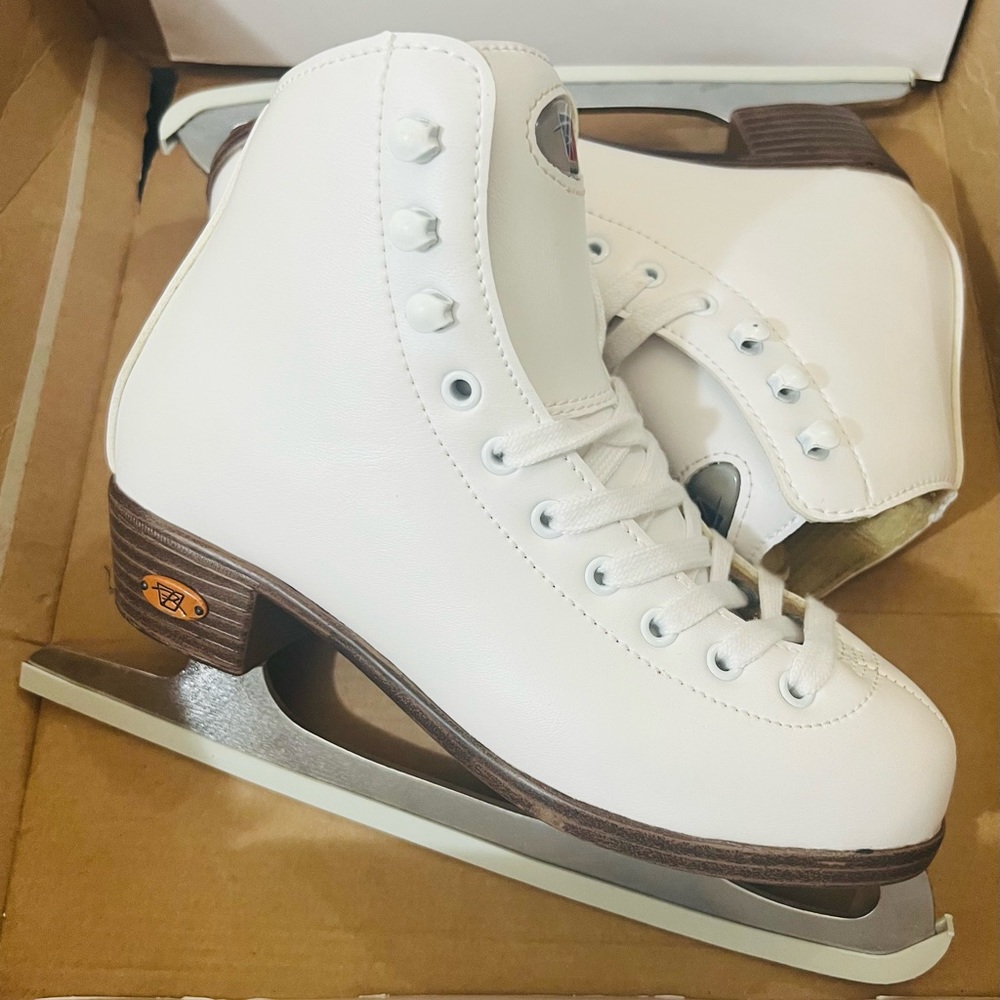 Riedell | Figure Skates | White | Junior / Size 2